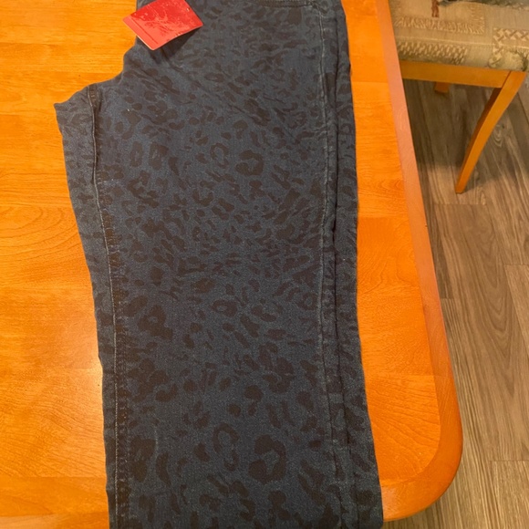 Women's Pants - Picture 3 of 3